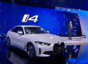 采用溜背式设计 全新起亚K4官图正式发布