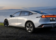 深蓝汽车2023年累计交付136,912辆，2024年挑战45万辆目标