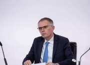 Stellantis股东投票支持唐唯实的高额薪酬方案